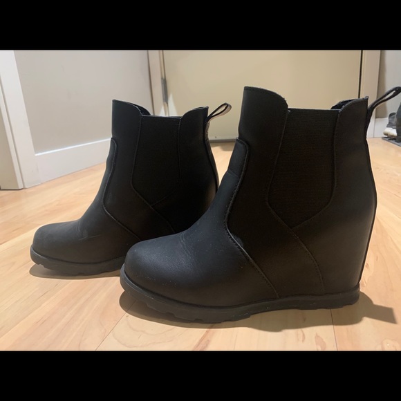 universal thread amalia boots